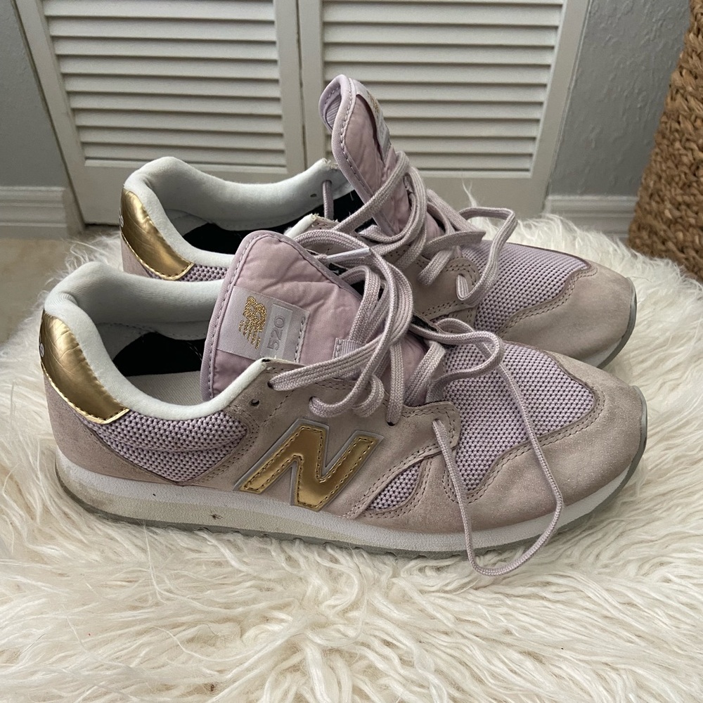 New Balance 520 sneaker